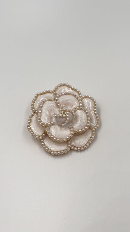 Broche fleurs BLANC