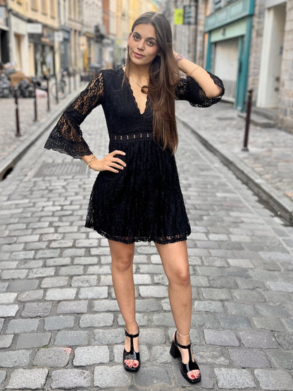 Robe courte dentelle NOIR