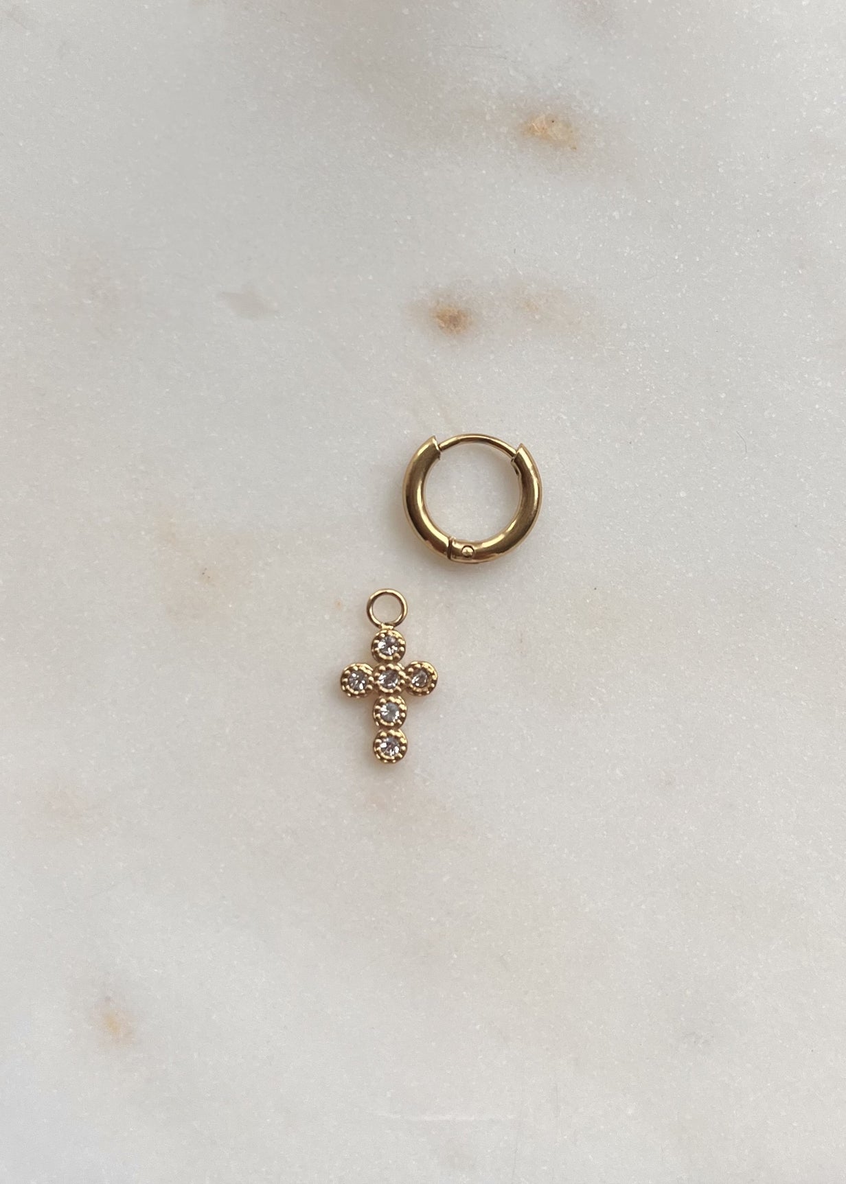 Piercing croix strass 